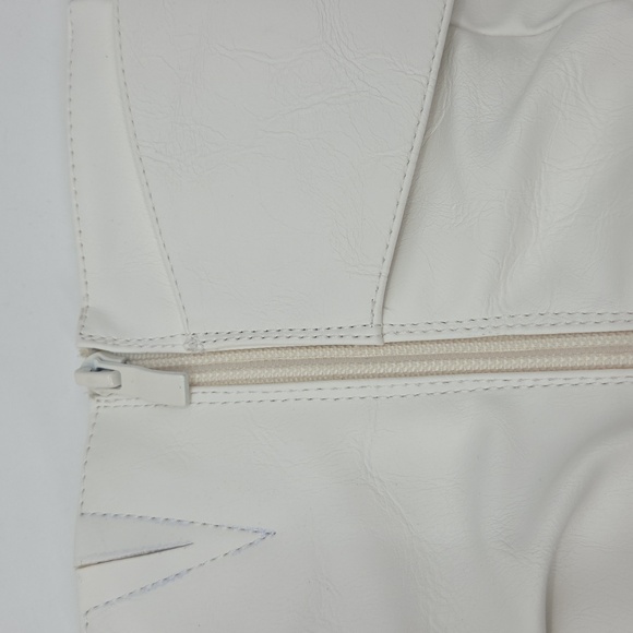 Elegant White Buckle Slouchy Boots - Picture 16 of 16